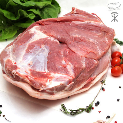 Pork shoulder with bone - fresh meat at the best price | super-steak.pl