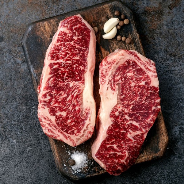 "The Black" Striploin Steak z Urugwaju - Niezrównany Smak i Soczystość