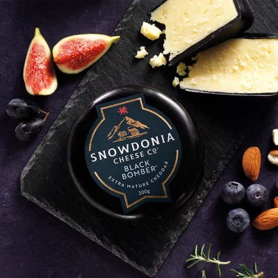 Käse Snowdonia Black Bomber Cheddar – kräftiger Cheddar | super-stek.pl