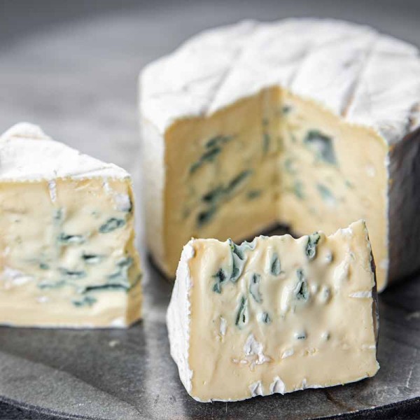 Cambozola – a delicate moldy cheese with a hint of creaminess | super-stek.pl