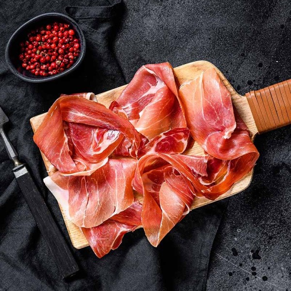 Speck – italienischer geräucherter Schinken mit intensivem Geschmack | super-stek.pl