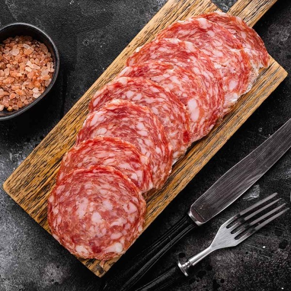 Salami Milano tradycyjna włoska kiełbasa dojrzewająca | super-stek.pl