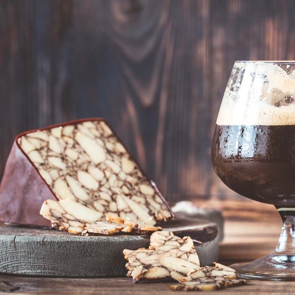 Cheddar-Käse mit irischem Porter-Bier intensiver Geschmack | super-stek.pl