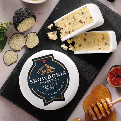 Exquisiter Snowdonia Truffle Trove Cheddar mit Trüffeln | super-stek.pl