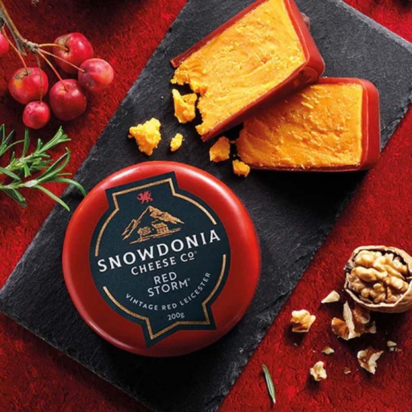 Dojrzały cheddar Snowdonia Red Storm – intensywny smak | super-stek.pl