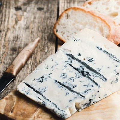 Gorgonzola Piccante – intensiver italienischer Blauschimmelkäse | super-stek.pl