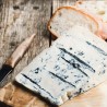 Ser pleśniowy Gorgonzola Piccante w kawałku, intensywnie kremowy z niebieskimi żyłkami