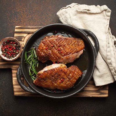 Soczysta pierś z kaczki ze skórą na patelnię i grill | super-stek.pl