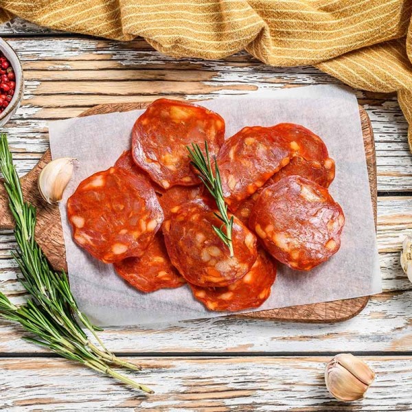 Hiszpańskie chorizo w plasterkach – wędlina suszona | super-stek.pl