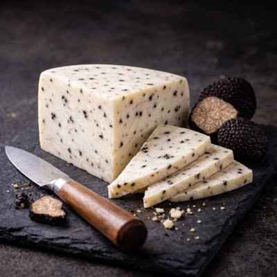 Gereifter Ziegenkäse mit Sommertrüffel – natürlicher Geschmack | super-stek.pl