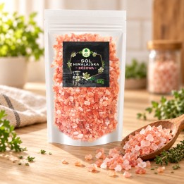 Sól himalajska różowa - uzupełniacz EKO 360g Dary Natury – opakowanie i przyprawa na drewnianym blacie