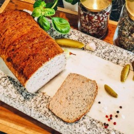 Naturalny pasztet wieprzowy – tradycyjny smak na kanapki | sklep mięsny super-stek.pl