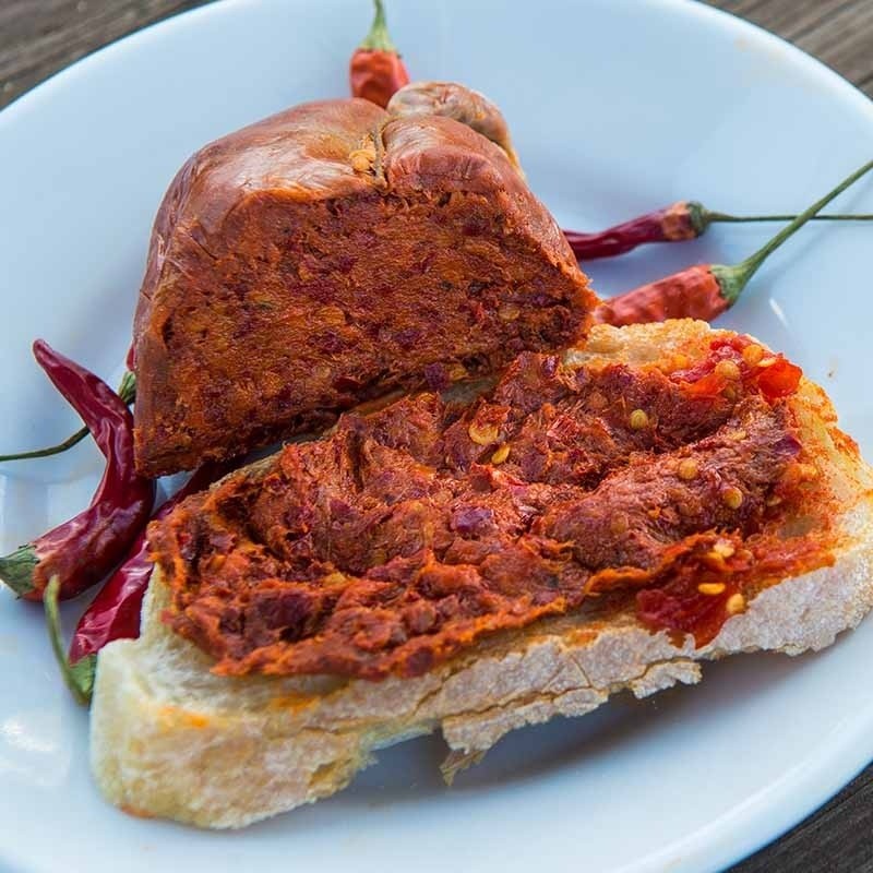 Oryginalna włoska 'Nduja di Spilinga, pikantna, smarowna wędlina z Kalabrii | super-stek.pl