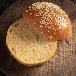 Bułka do burgera z mąki pszennej i nasionami sezamu, bez konserwantów | super-stek.pl