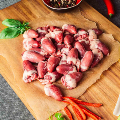 Herzen vom Nadbiebrzański-Huhn – frische Hühnerherzen | super-stek.pl