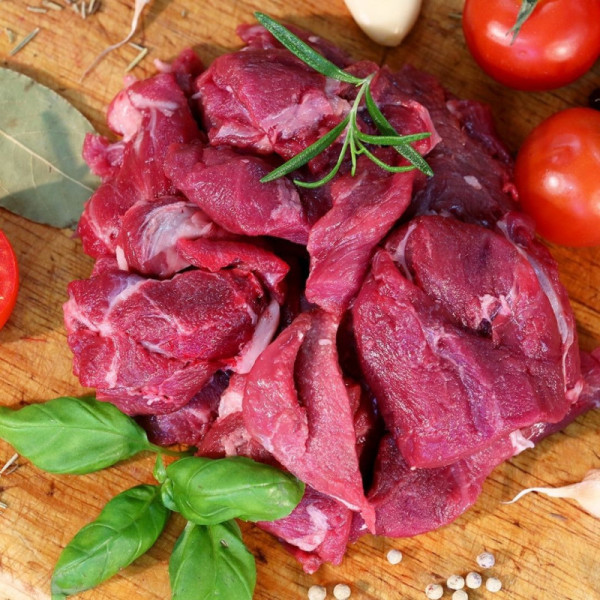 Mięso drobne z dzika cena 52 zł kg. Dziczyzna w sklepie mięsnym