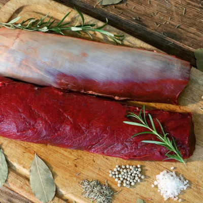 Venison loin – delicate boneless venison | super-steak.com