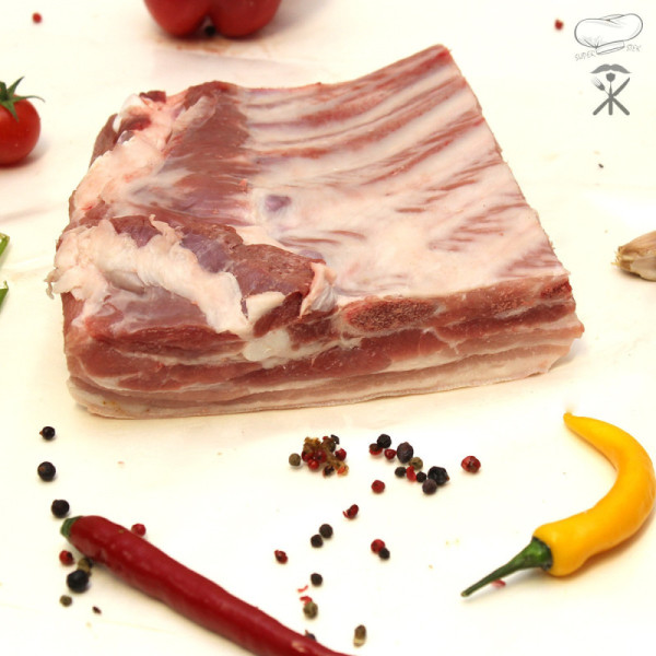 Pork belly with bone – intense flavor for roasts and smoking | super-stek.pl