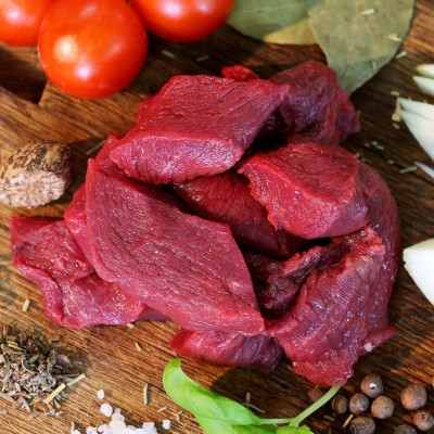 EXTRA Hirschgulaschfleisch – zartes Wildfleisch | super-stek.pl
