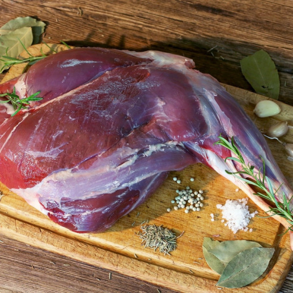 Venison haunch with bone - online game meat store | super-steak.com